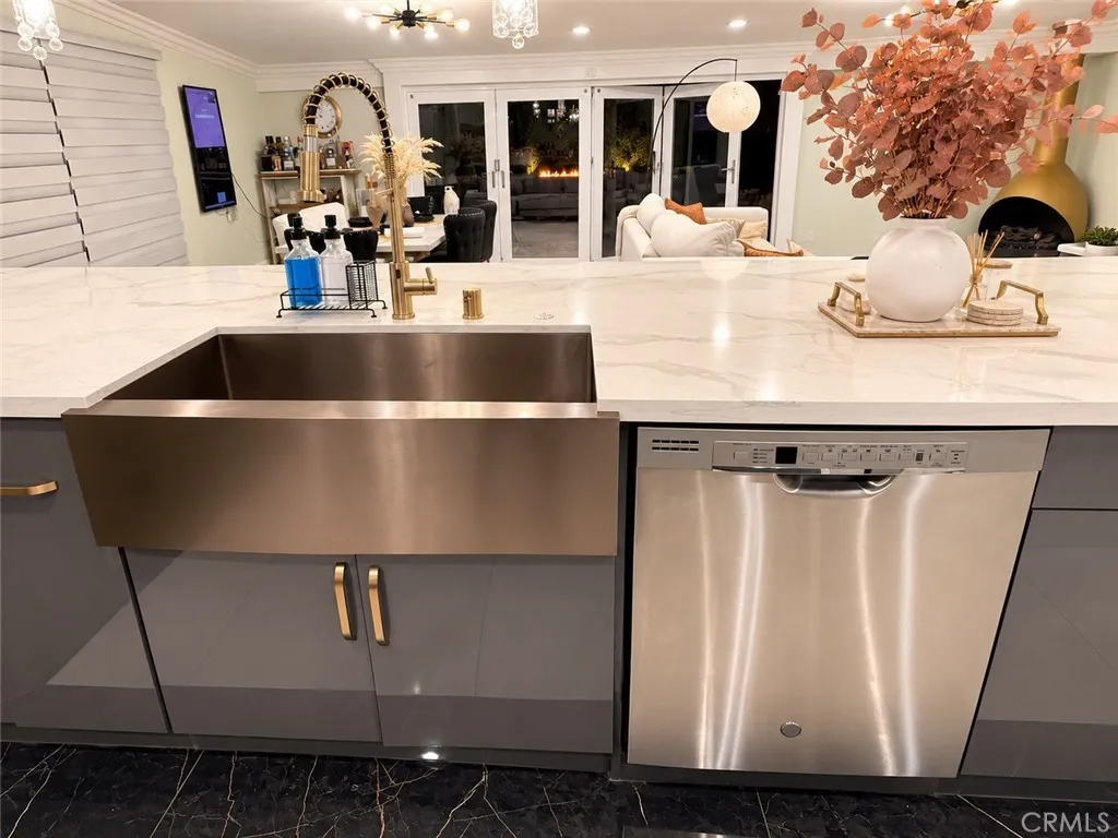Kitchen Sink and Dishwasher Kitchen Sink and Dishwasher