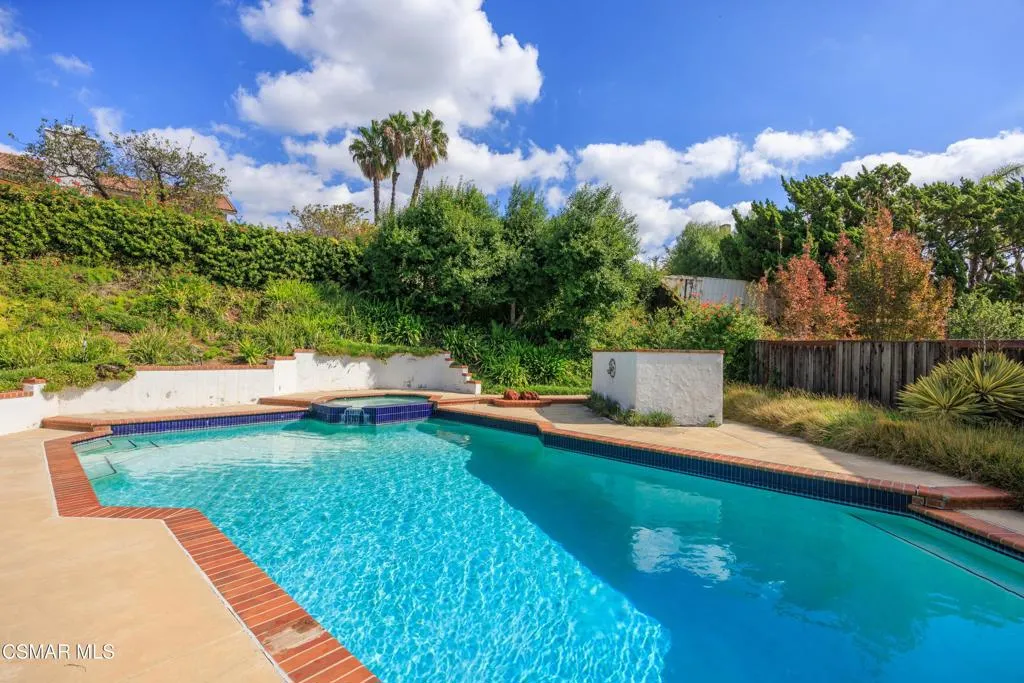 1043 Chatham Court, Thousand Oaks