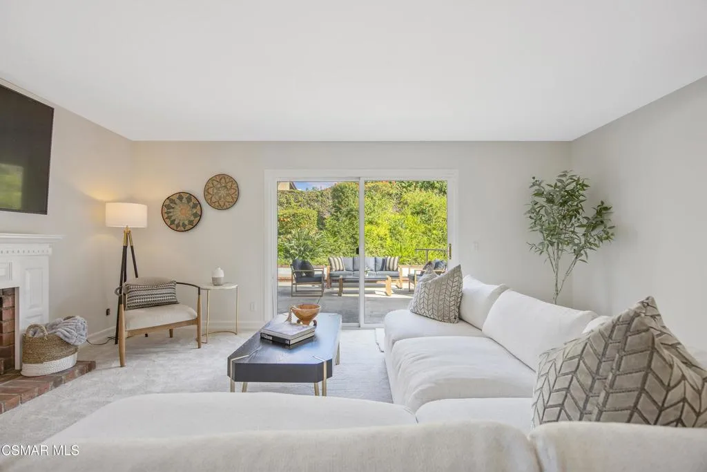 1043 Chatham Court, Thousand Oaks