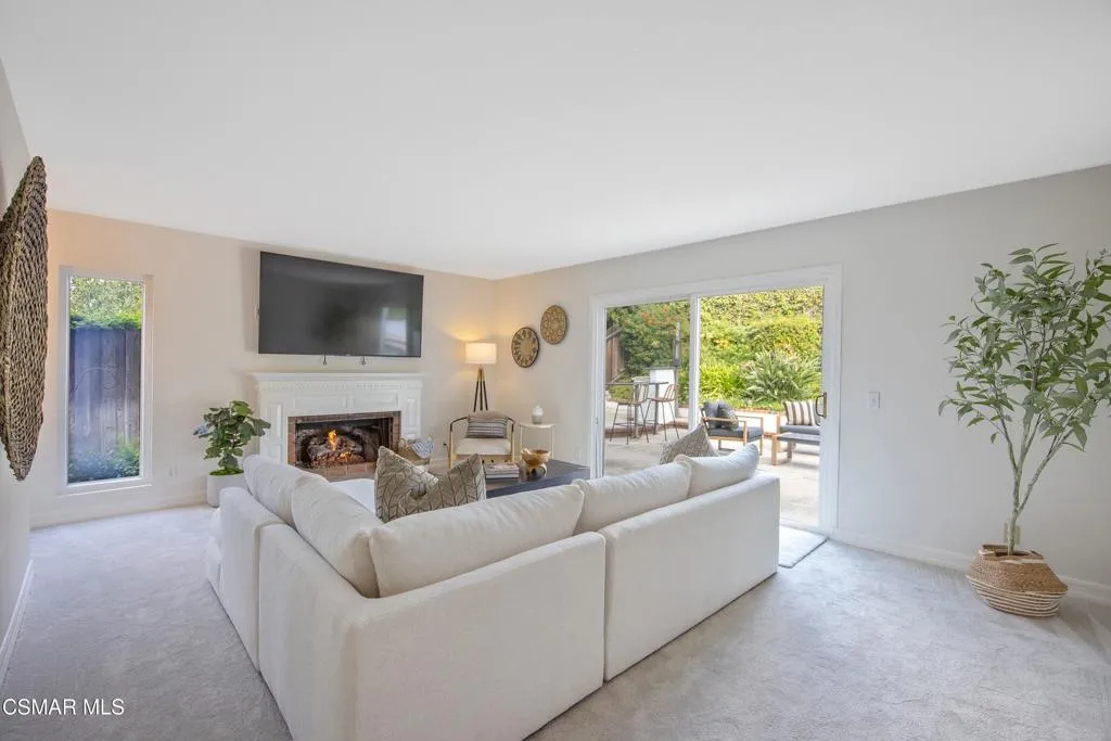 1043 Chatham Court, Thousand Oaks