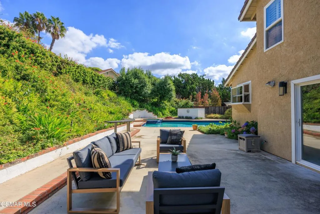 1043 Chatham Court, Thousand Oaks