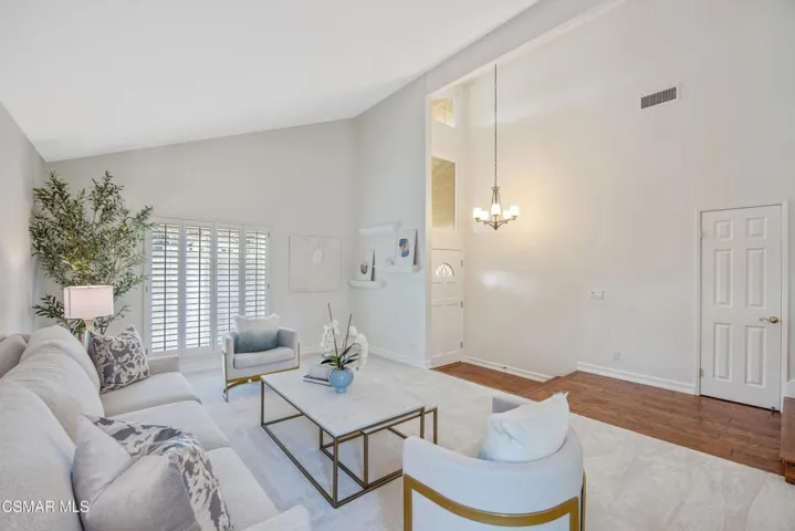 1043 Chatham Court, Thousand Oaks