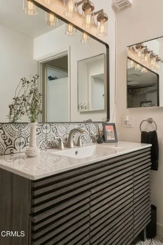 31-web-or-mls-1008_Creekside_Way_d_010