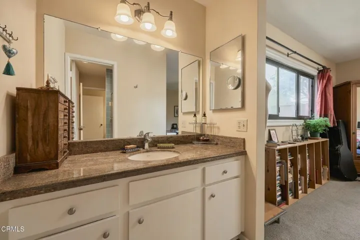 40-web-or-mls-1008_Creekside_Way_d_045