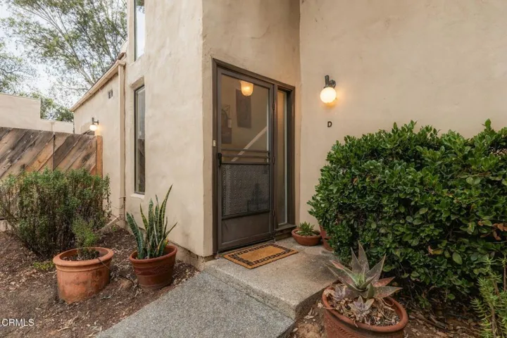 3-web-or-mls-1008_Creekside_Way_d_004