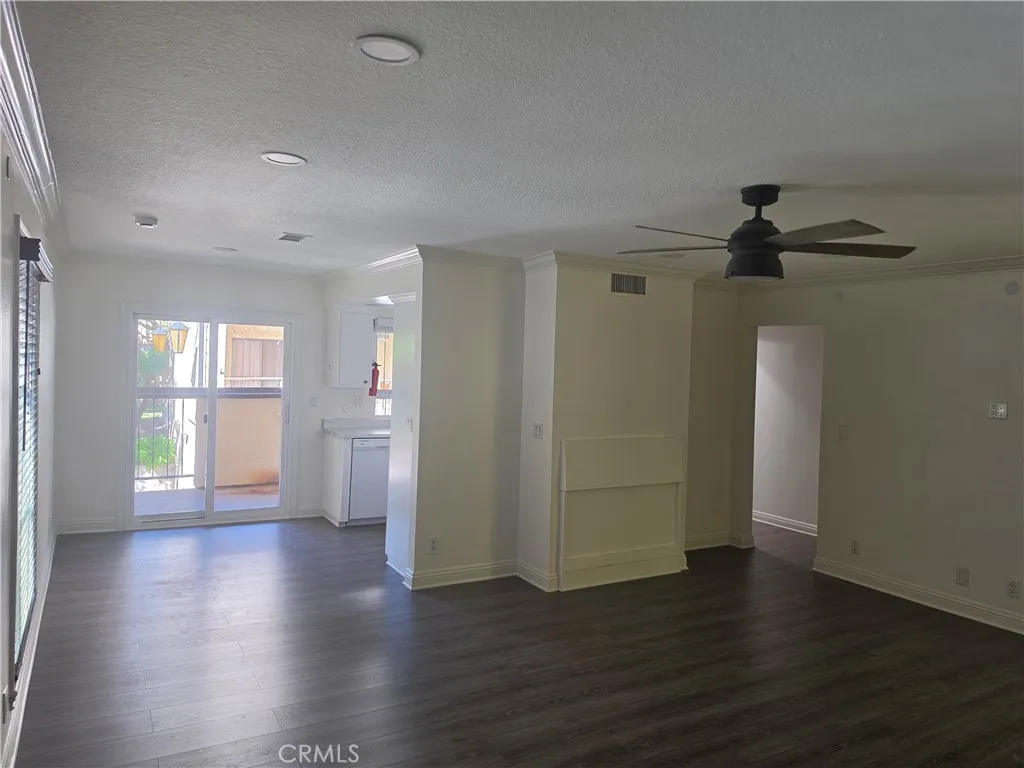 Family/Dining/Balcony