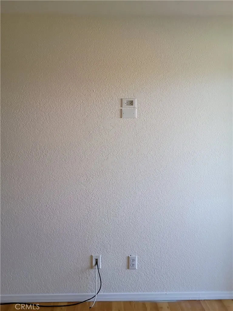 Wall Plug for TV Wall Plug for TV