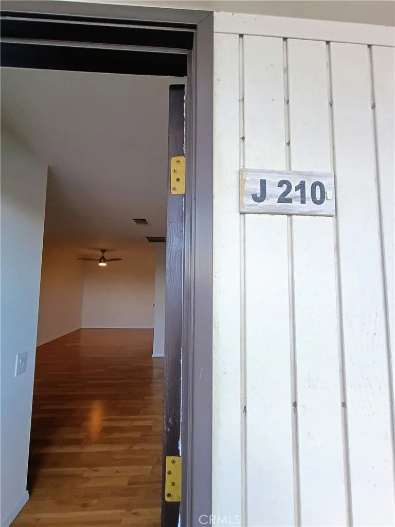 J210 J210