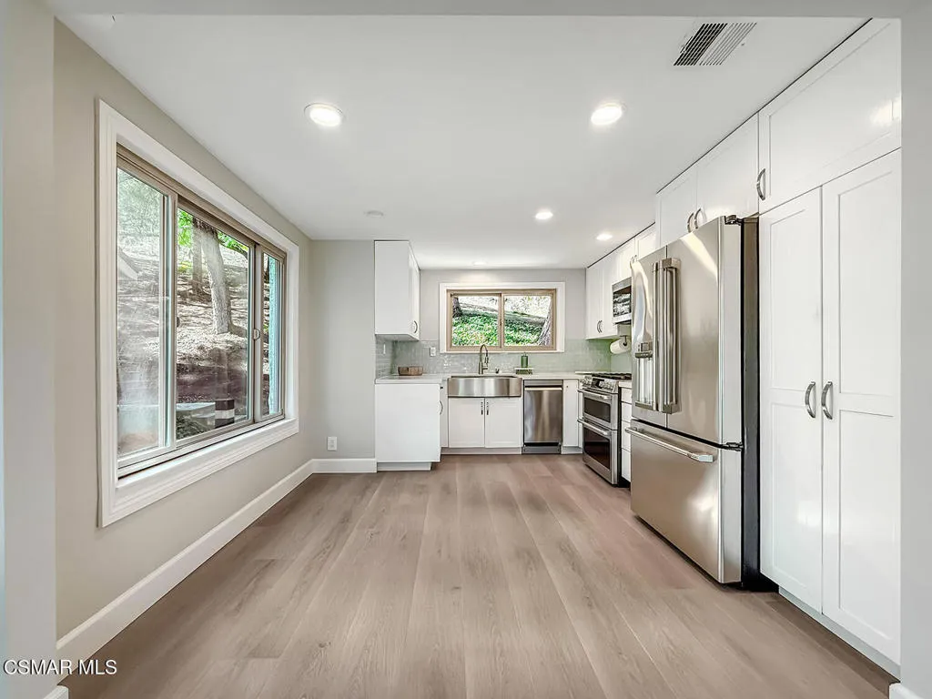 cLiving Dining and Kitchen6