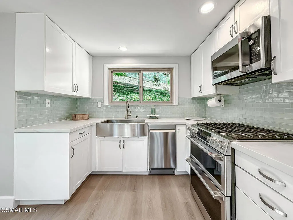 cLiving Dining and Kitchen8