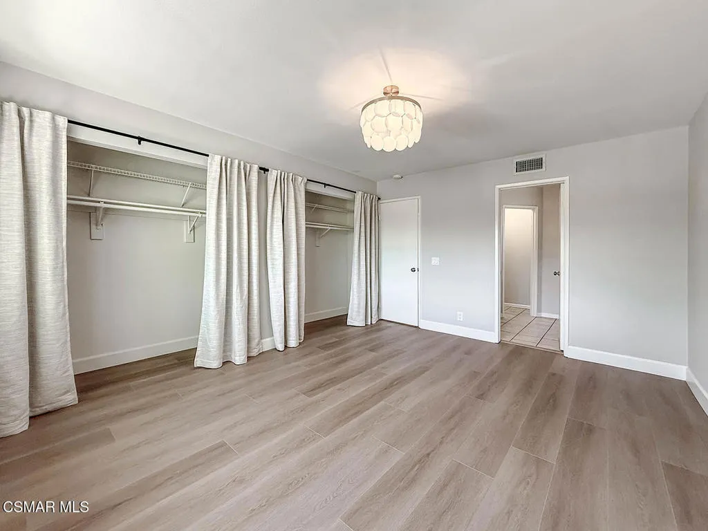 ePrimary Bedroom Suite3