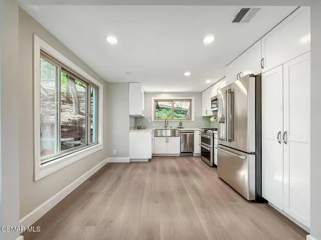 cLiving Dining and Kitchen6