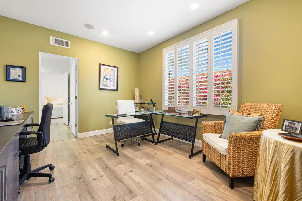 25-web-or-mls-0J3A9555 25-web-or-mls-0J3A9555