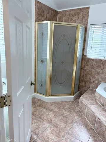 Primary shower