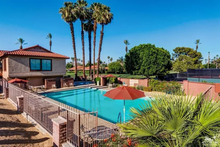 Sunrise Clubhouse Pool