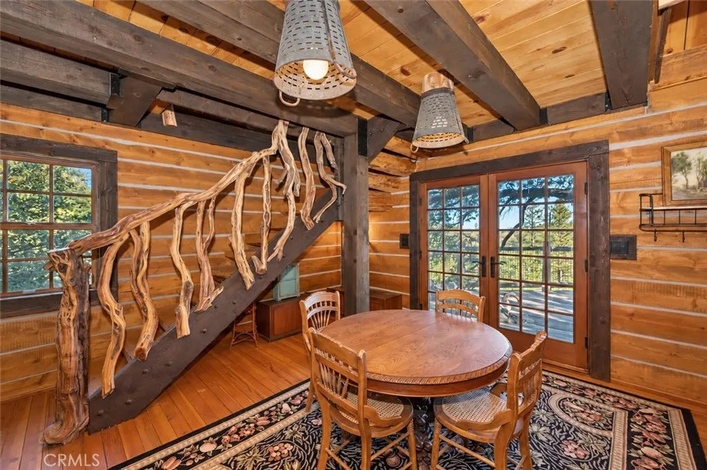 Tree House dining room