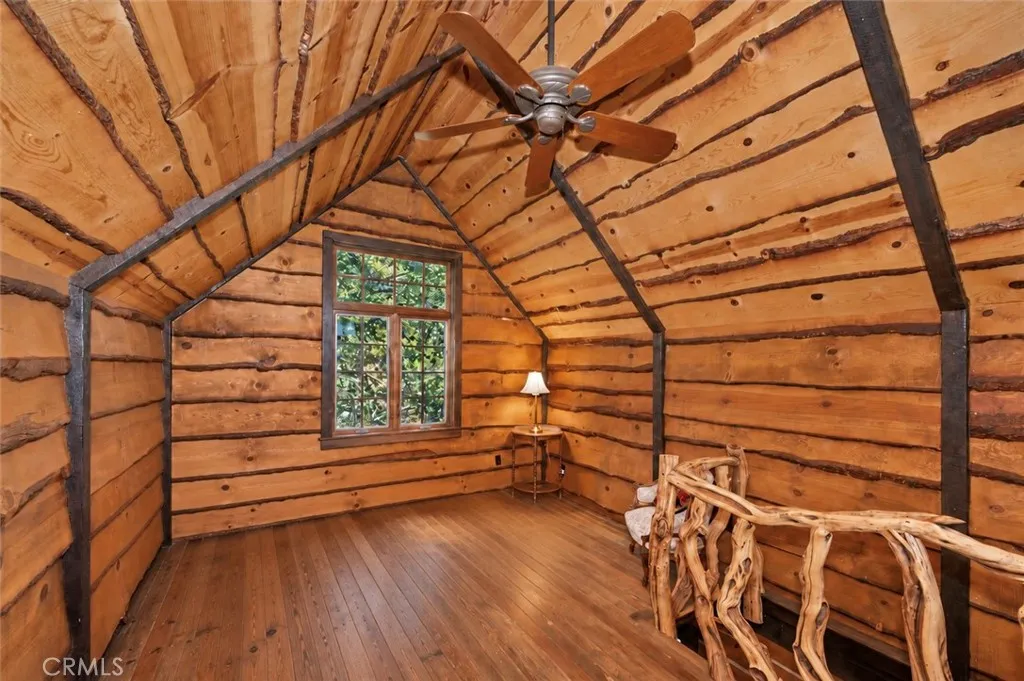 Tree House bedroom