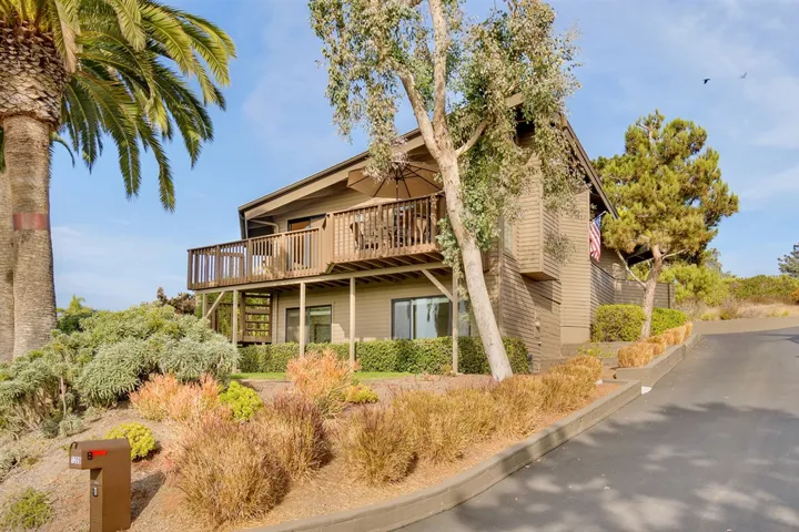1209 Luneta Drive, Del Mar, California 92014
