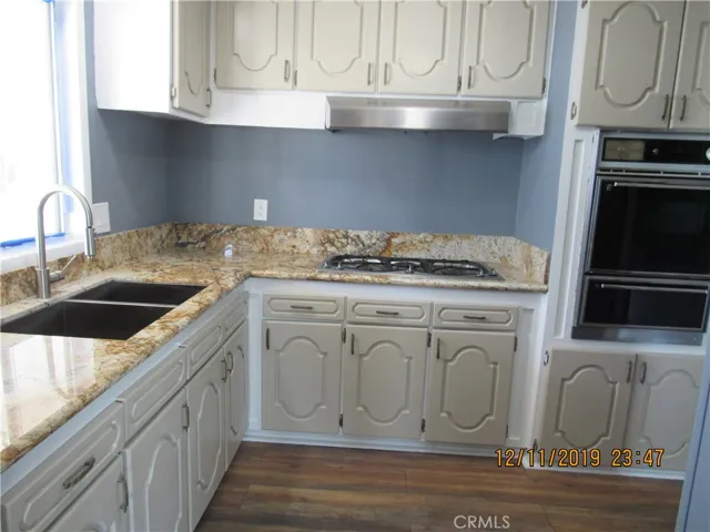 1139 W Johnston, Hemet, California 92543