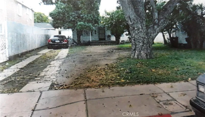 8170 State, South Gate, California 90280