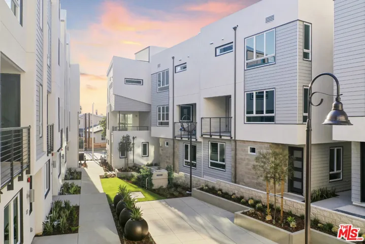 1120 N Collier Court, Highland Park, California 90042
