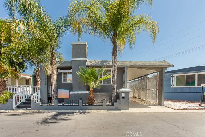 8811 Canoga Avenue 206, Canoga Park, California 91304