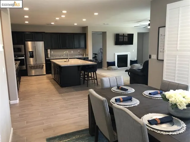 18293 Tioga Dr, Lathrop, California 95330