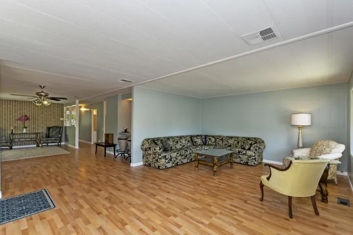 007_Living Room