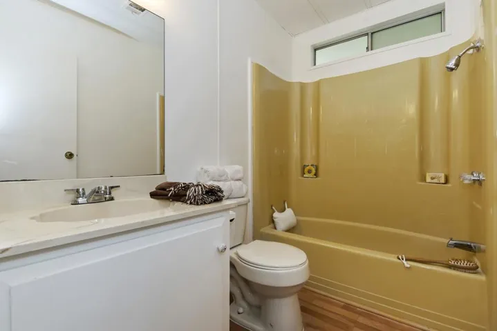 014_Bathroom