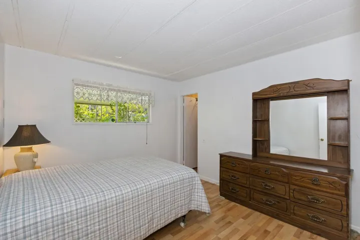 013_Bedroom
