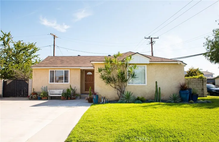 11302 Bluejay Ln, Santa Fe Springs, California 90670