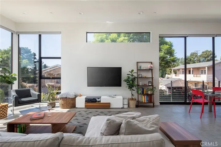 1616 Amherst, West Los Angeles, California 90025