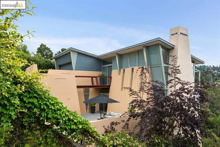 2086 Asilomar Dr, Oakland, California 94611