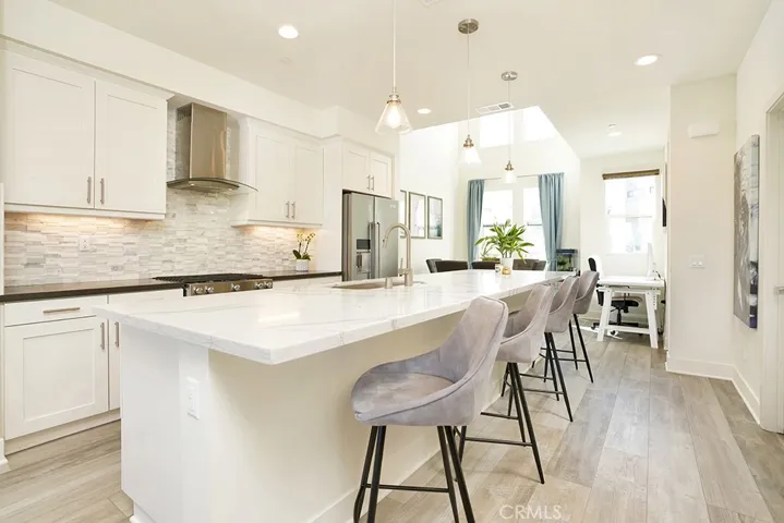 1658 Topanga, Costa Mesa, California 92627