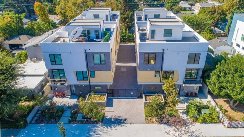 11406 Talia Court, Studio City, California 91602