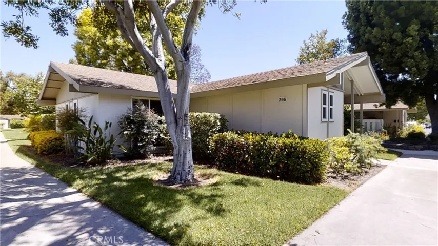 Quiet location away from freeway noise. Carport and guest parking are very close !