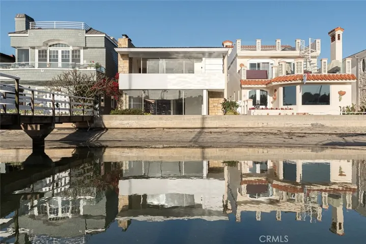 121 East Bayfront, Newport Beach, California 92662