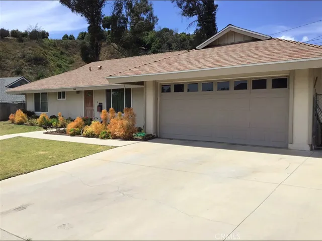 560 Howie Court, Santa Paula, California 93060