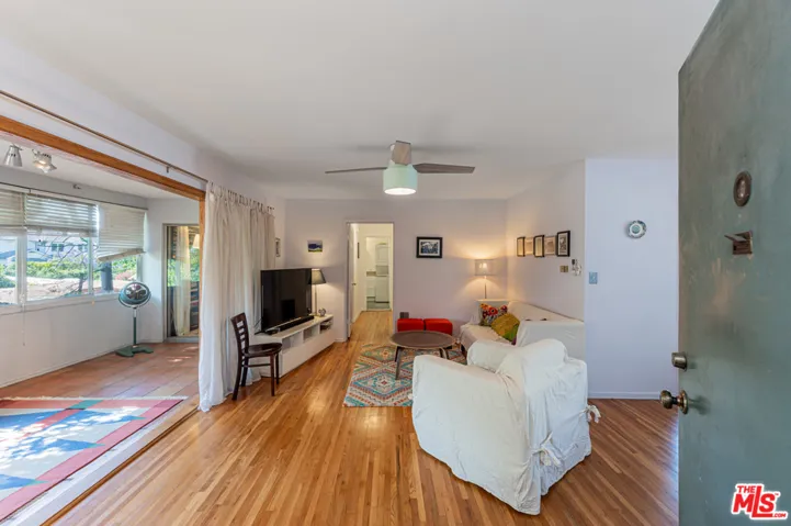 11511 Moorpark Street 12, Studio City, California 91602