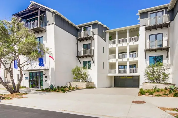 Carlyle is a new enclave of elegant single level condominiums in Carlsbad Village.