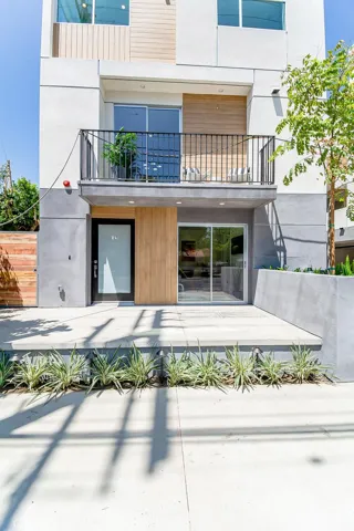 12501 Sapphire Place, Valley Village, California 91607