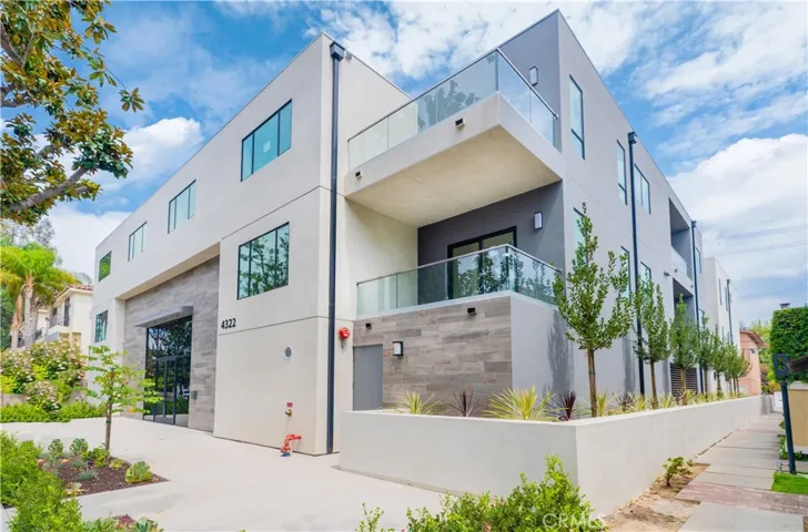 4322 Gentry Avenue 102, Studio City, California 91604