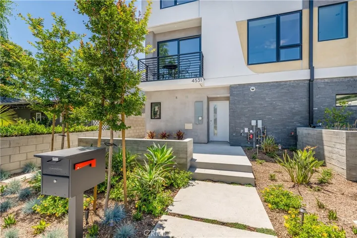 4531 Tujunga Avenue, Studio City, California 91602