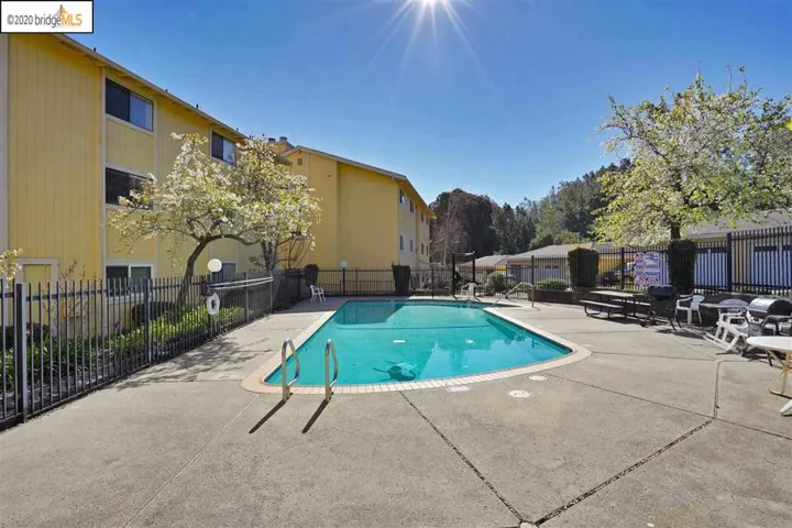 8711 Mountain Blvd 28, Oakland, California 94605