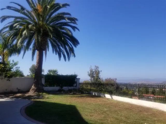 16295 Via Embeleso, San Diego, California 92128