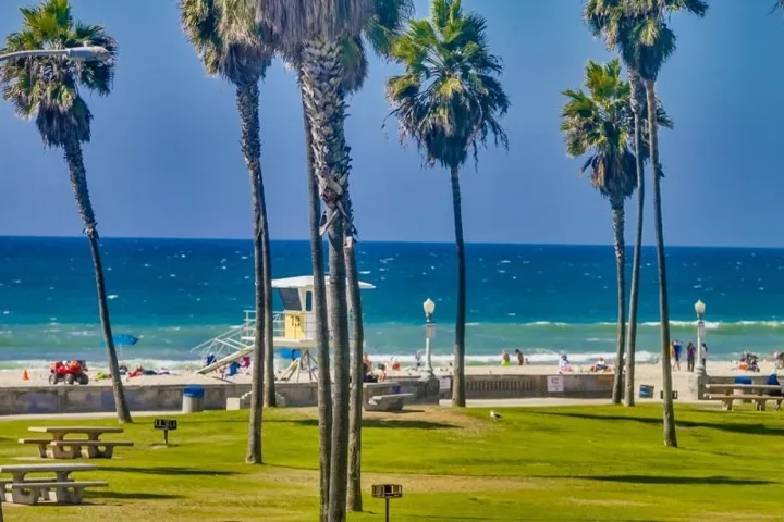 5 miles to beach.