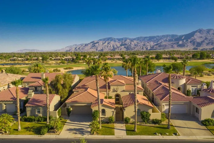 81655+Brown+Deer+Park+La+Quinta-3-mls