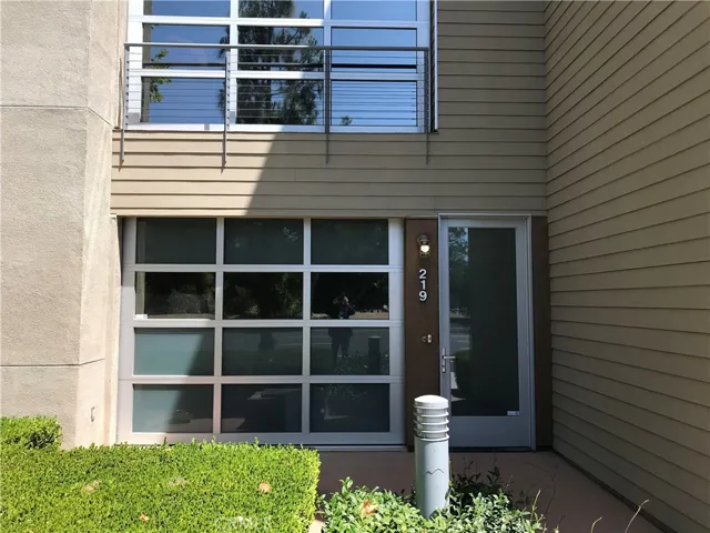 219 Memory Lane, Santa Ana, California 92705