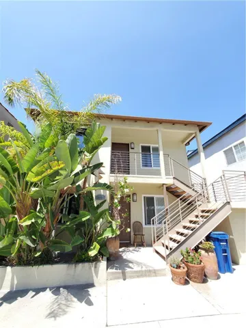 Upstairs Unit in private, quiet, triplex
