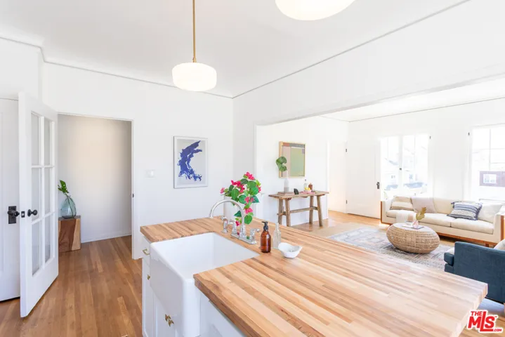 1160 N Madison Avenue 1/4, Los Angeles, California 90029